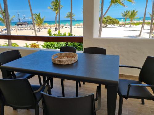Stanza Mare B 201 Beach Front Bavaro Best View Fully Equipped Private Beach 3 R 3 B Bavaro Punta Cana — 4-Star Luxury Hotel in Punta Cana, Dominican Republic