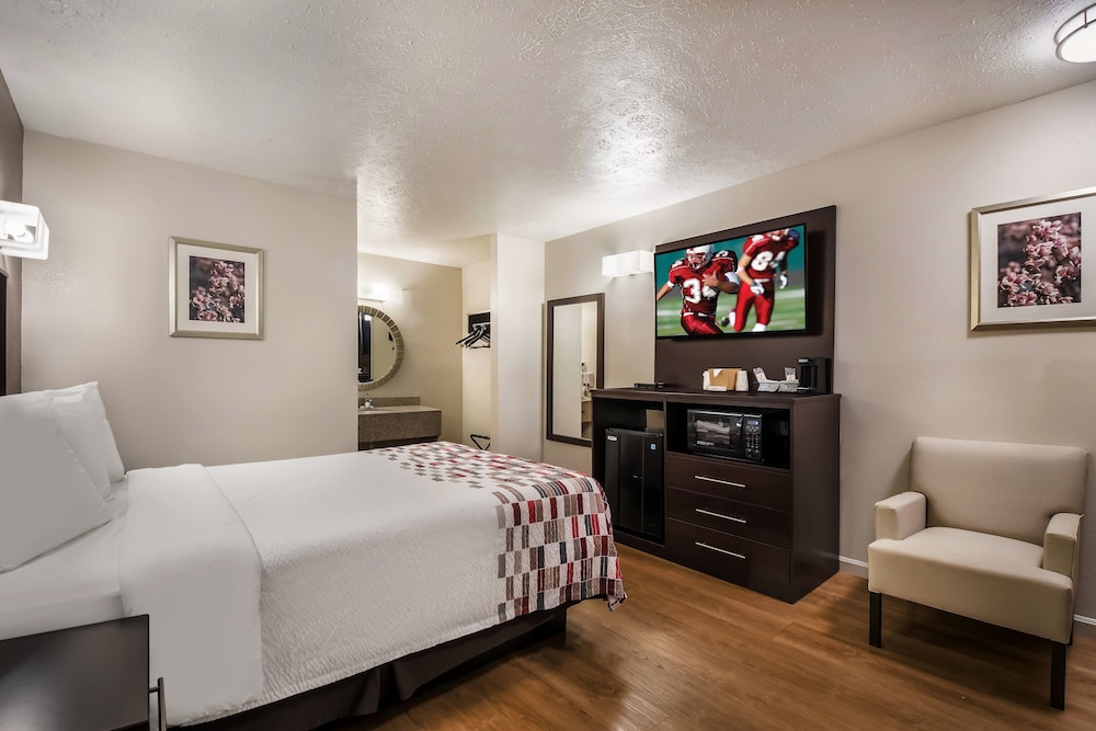 Red Roof Inn Crossville - photo 6