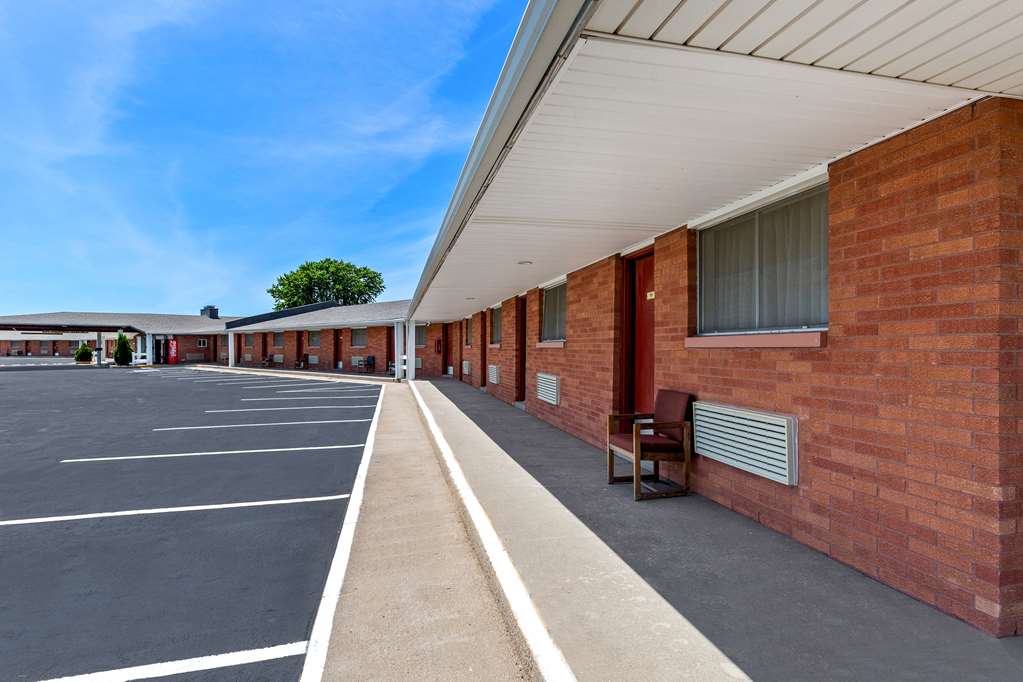 Americas Best Value Inn Belleville - photo 25