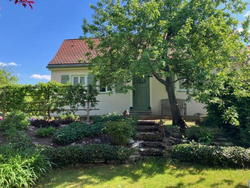 Ferienhaus Mit Garten Und Balkon — Berching