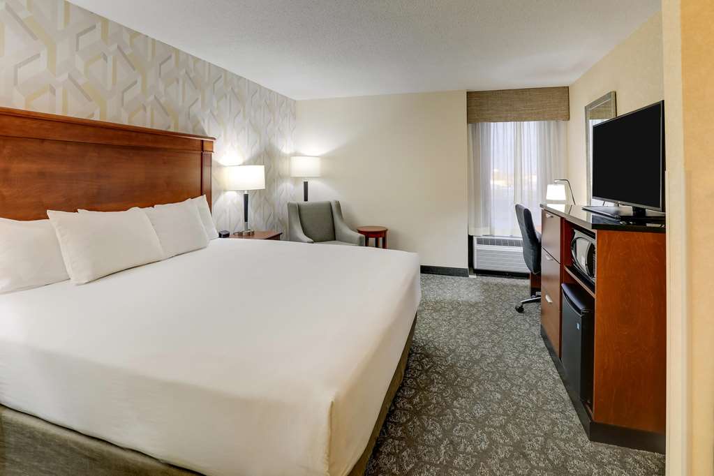 Drury Inn & Suites Marion - photo 20