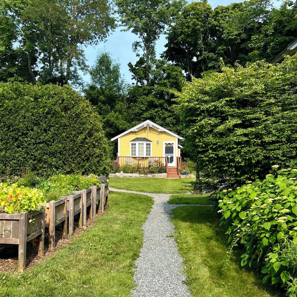 Sand Bar Cottage Inn - photo 95