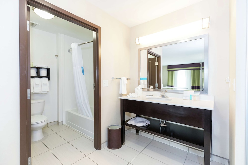 Hampton Inn & Suites Sandusky Milan - photo 15