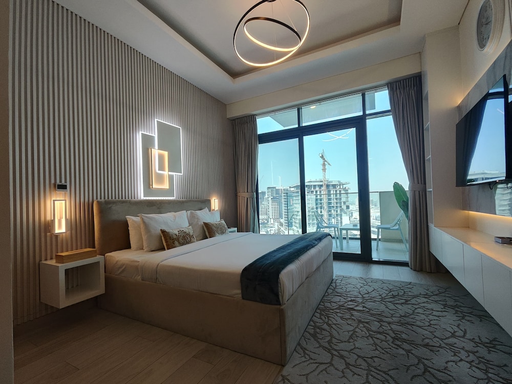 Farhad Azizi Residence Al Jaddaf by Golden Casa — 4-Star Luxury Hotel in Dubai, United Arab Emirates