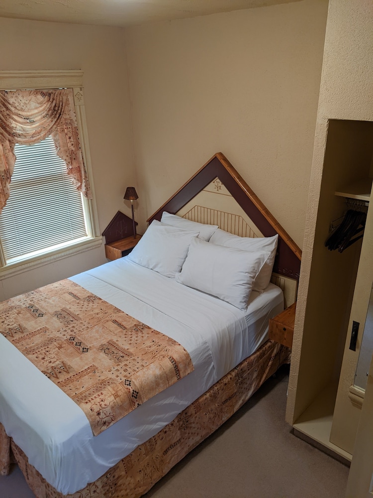 Third Mission Heritage Suites — Peace River — photo 5