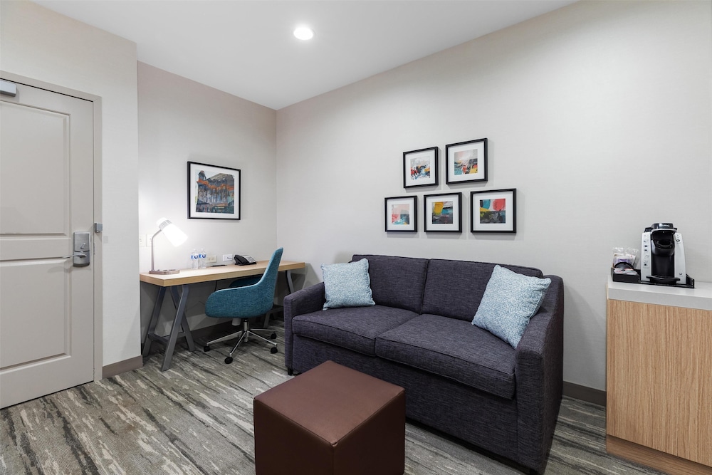 Hilton Garden Inn Auburn - photo 29