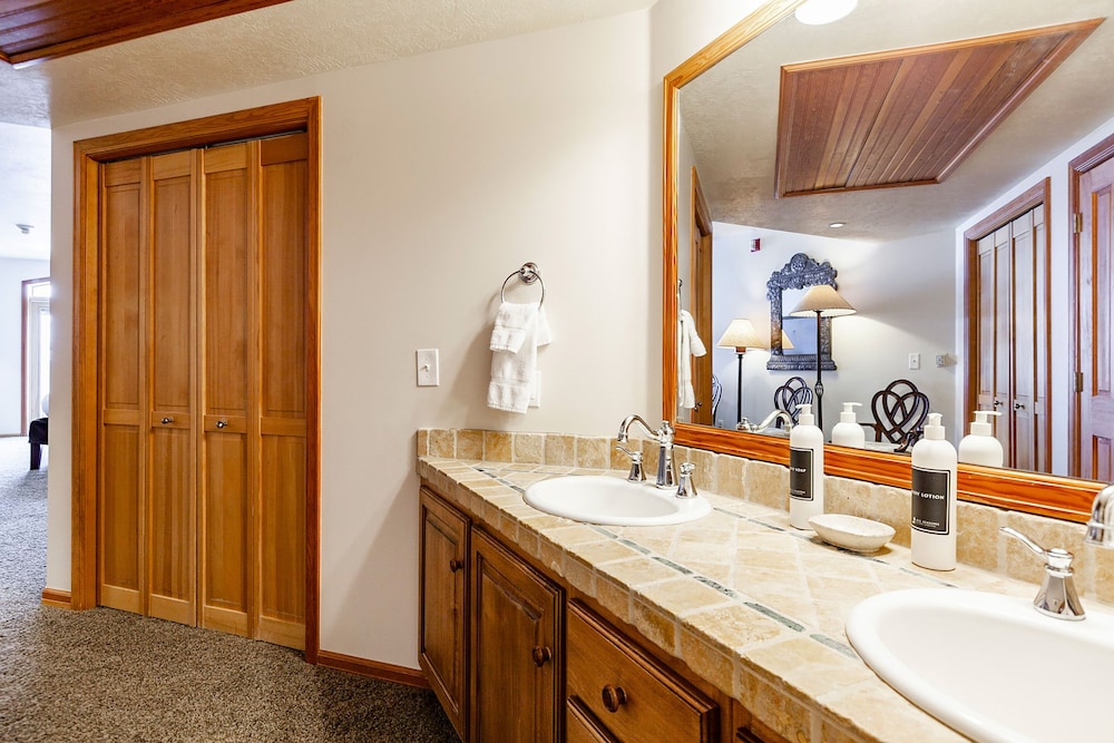 The Caledonian by All Seasons Resort Lodging - photo 219