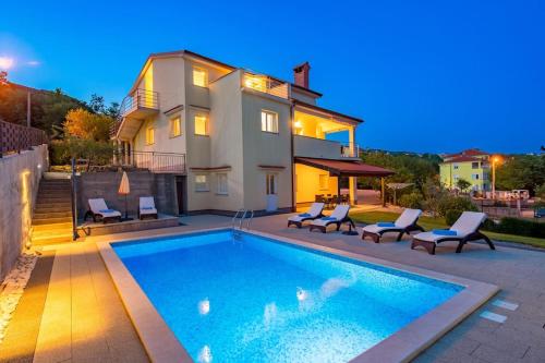 Villa Wally — 4-Star Luxury Hotel in Viskovo, Croatia