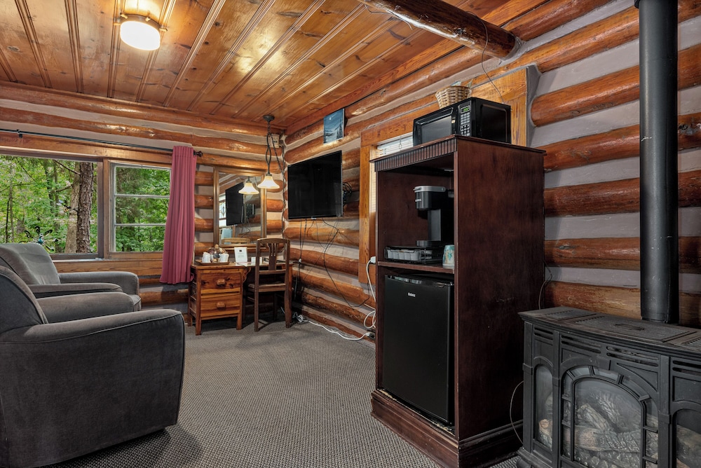 Tall Pines Inn - photo 53