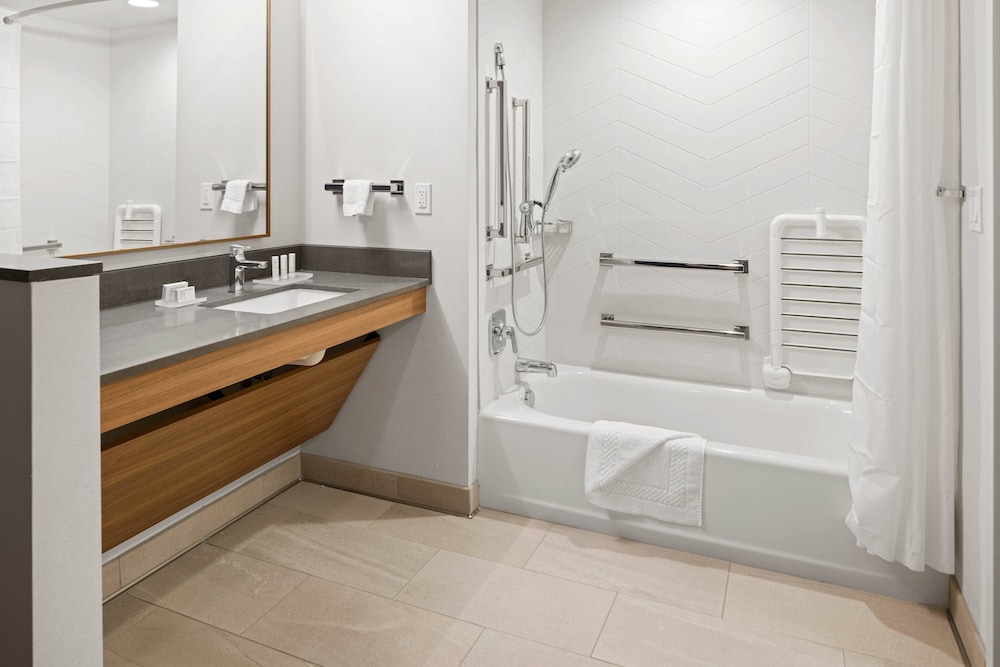 Fairfield Inn & Suites by Marriott San Diego Pacific Beach - photo 23