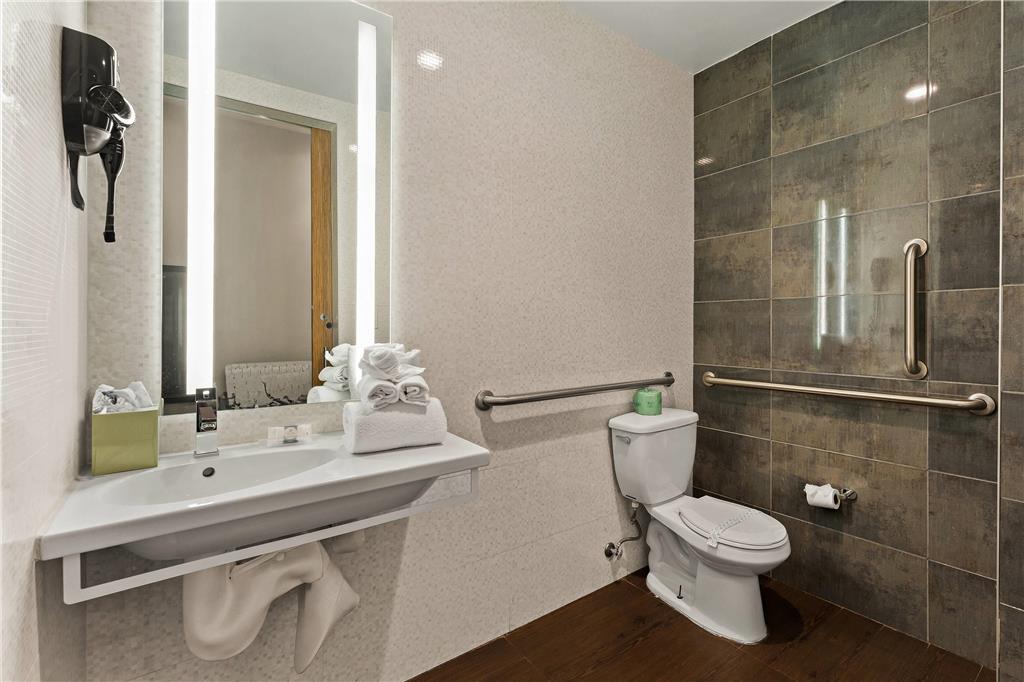 Quality Inn Philadelphia Center City - photo 25