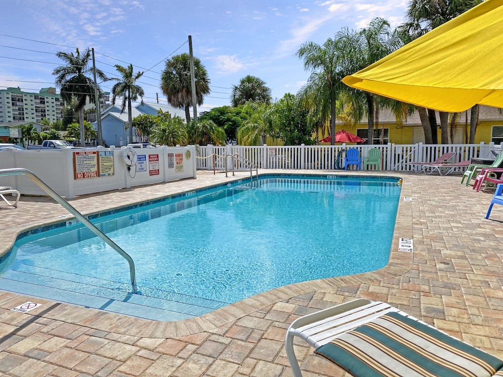 Bella Sirena Inn - photo 15