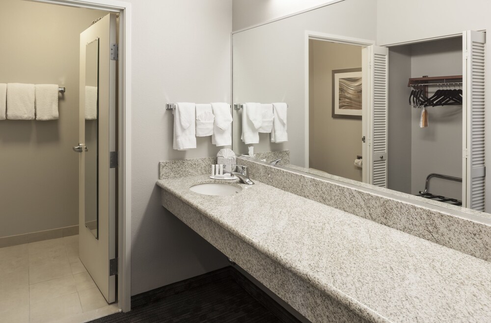 Courtyard by Marriott Brownsville - photo 28