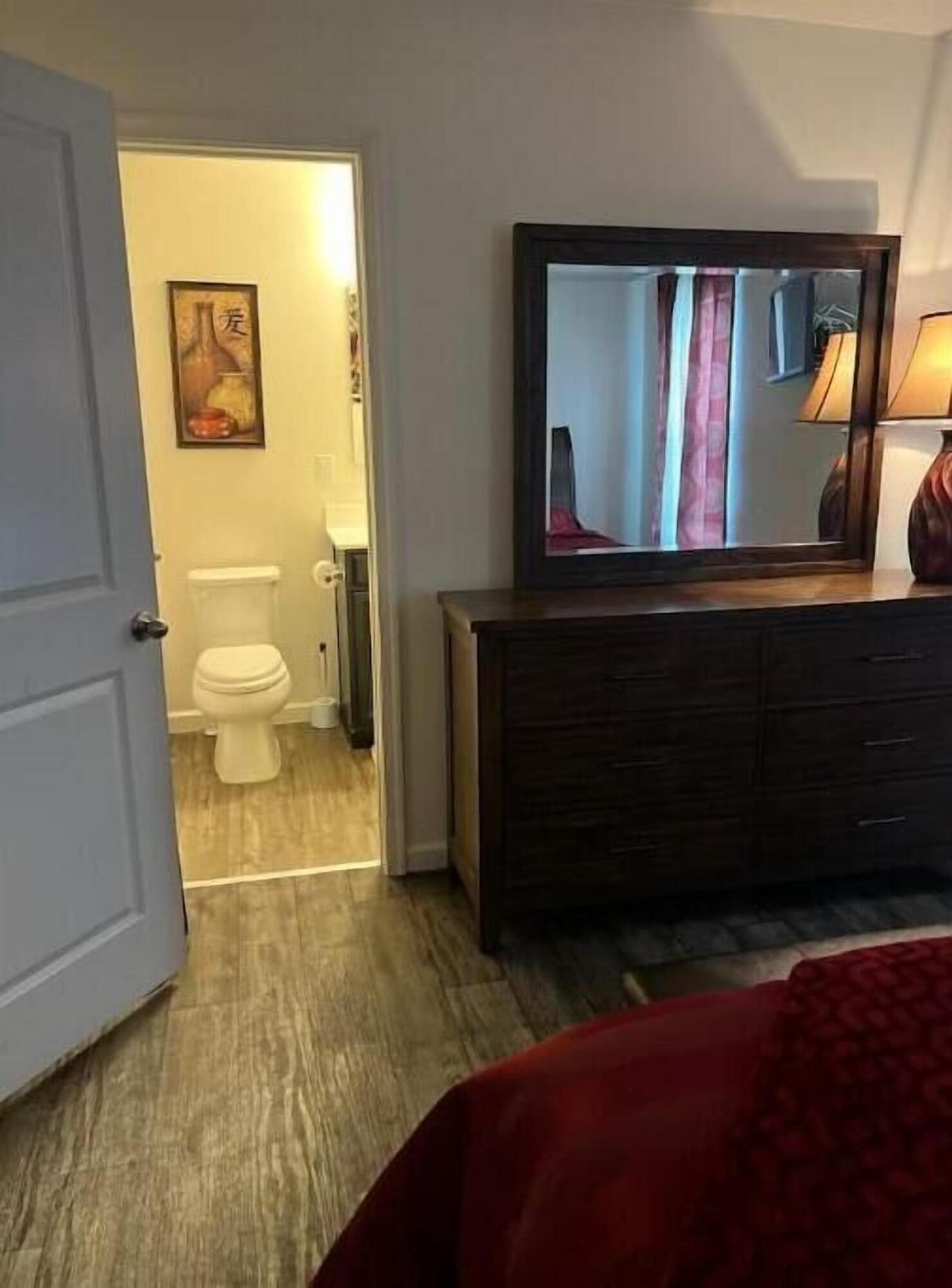 Cozy Nest: Where Love Blossoms in Nashville, United States