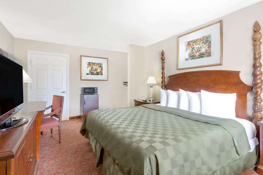 Days Inn by Wyndham Kingman East - photo 7