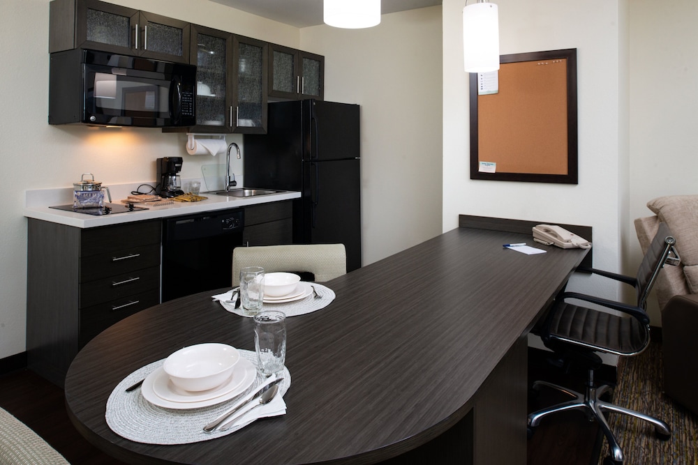 Candlewood Suites Olathe by IHG - photo 13