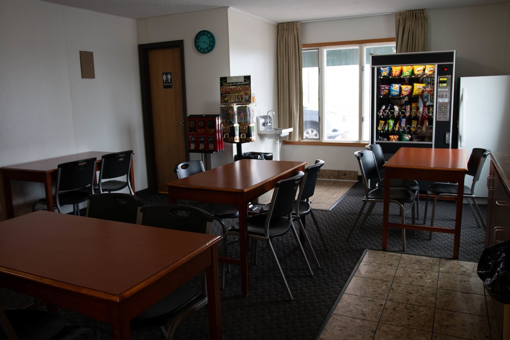 East Grand Inn - photo 33