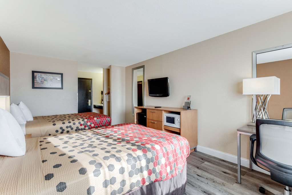 Econo Lodge Madison East - photo 9