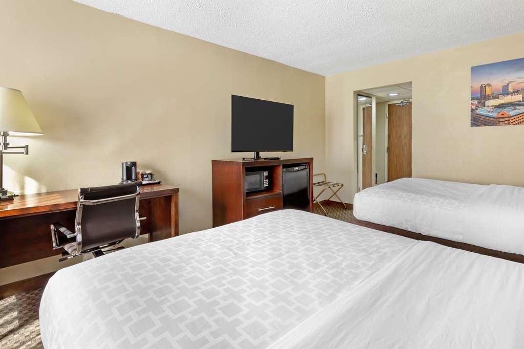 Clarion Pointe Durham Research Triangle Park - photo 19