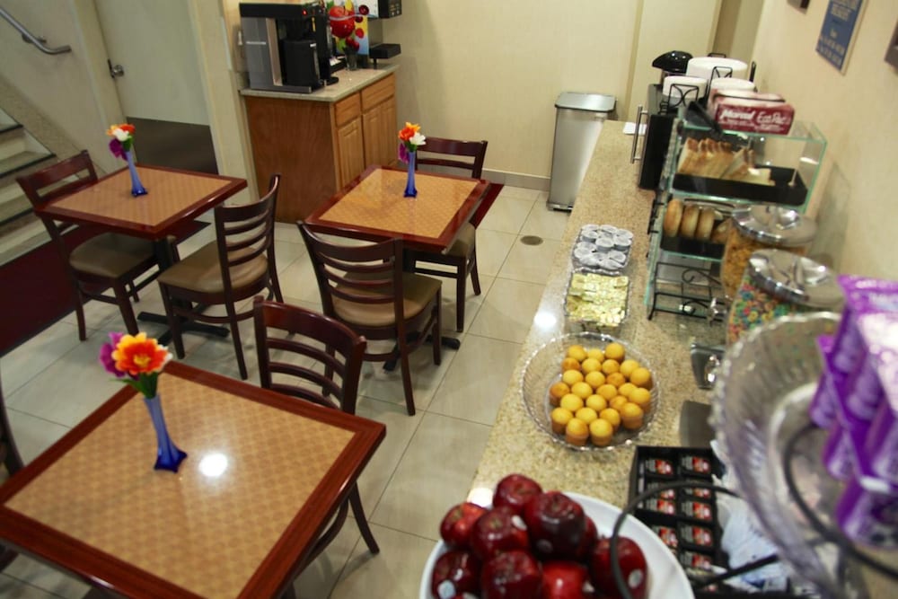 Corona Hotel - photo 26