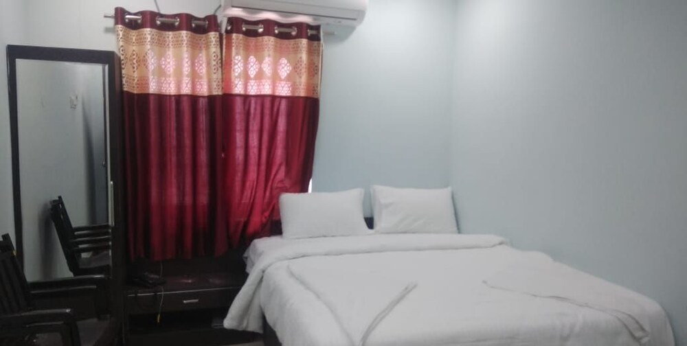 Iroomz Partha Grand — Kurnool