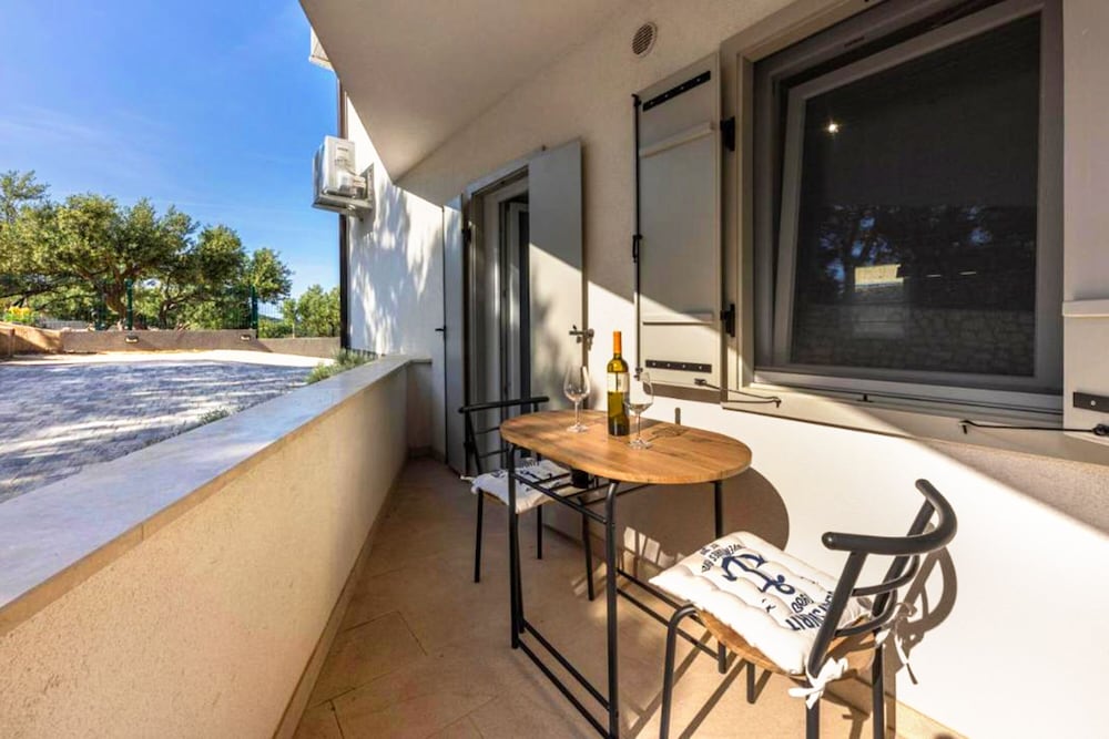 Villa Ancora Merope Apartment Sv.jakov — 4-Star Luxury Hotel in Mali Losinj, Croatia