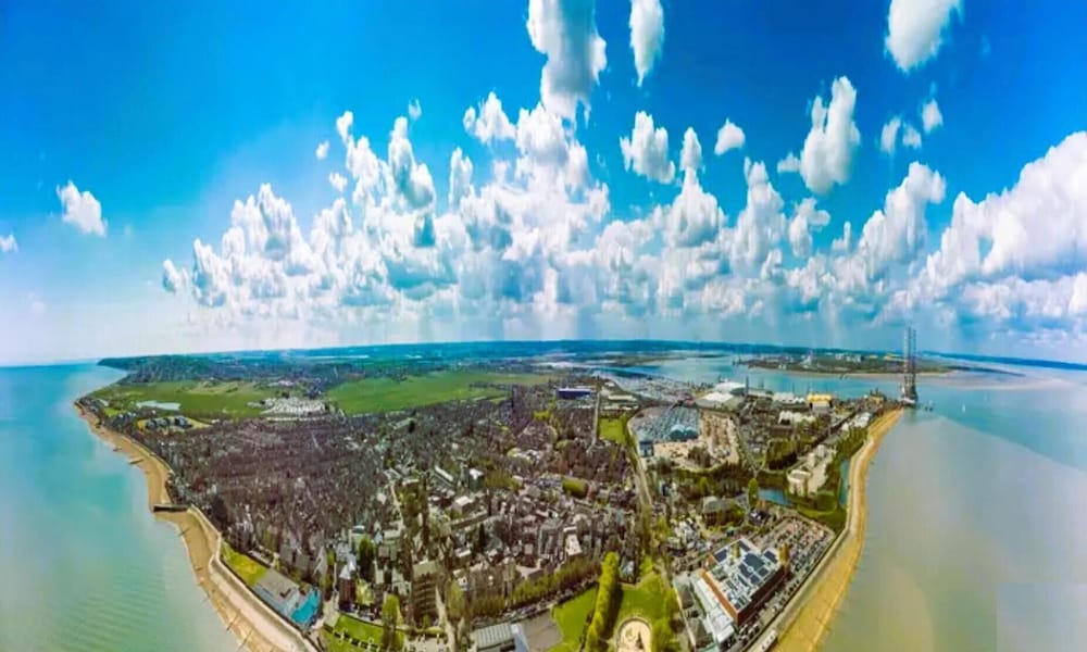 3 bed Carvan Sleeps 6 Pets & Parking in Sheerness, United Kingdom