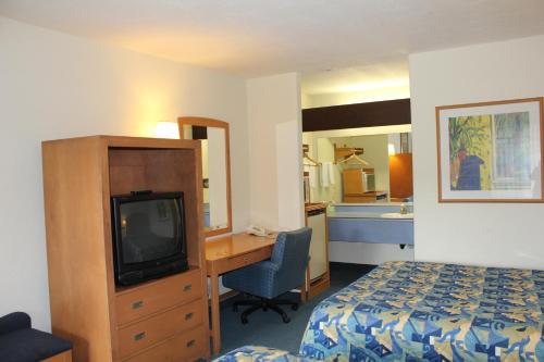 Economy Inn Watsonville - photo 12