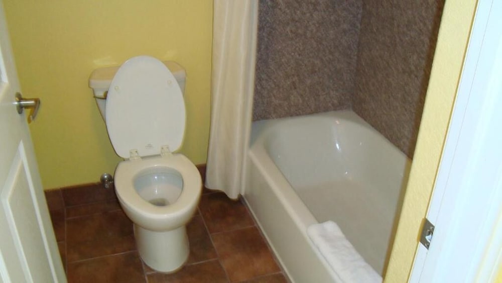 Winnquest Inn Near Ft. Sam Houston - photo 26
