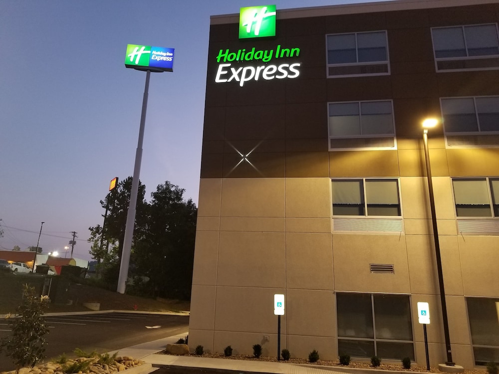 Holiday Inn Express Williamsburg by IHG - photo 57