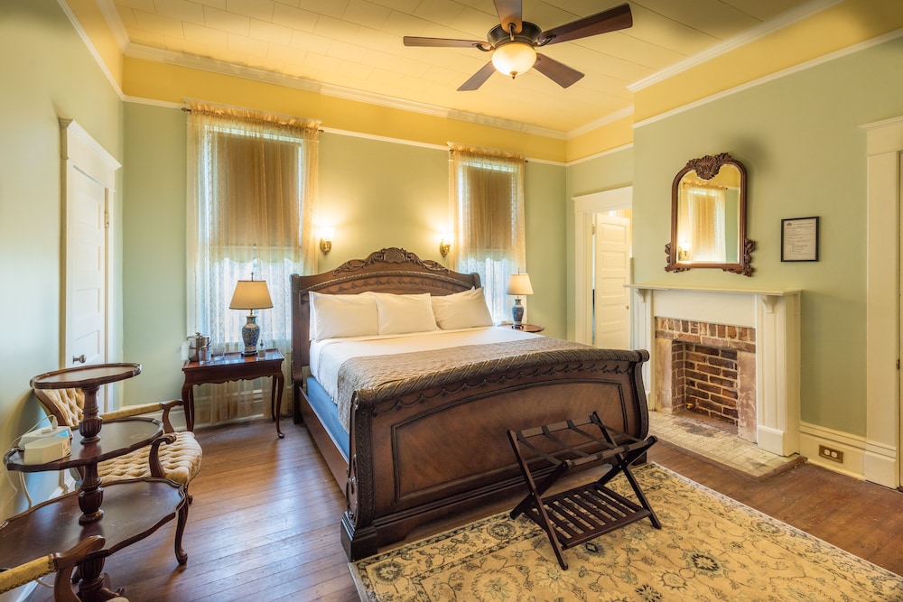 Devereaux Shields House - photo 19