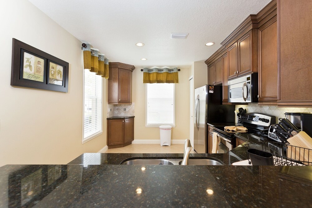 Reunion Resort by Intteli Fun Rentals - photo 27