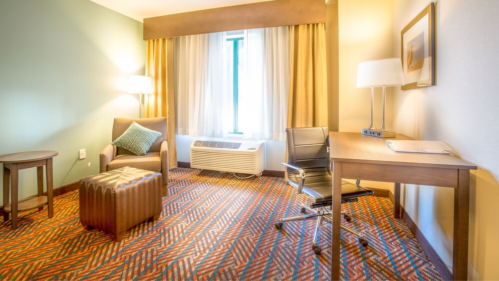 Holiday Inn Express Wichita South by IHG - photo 12