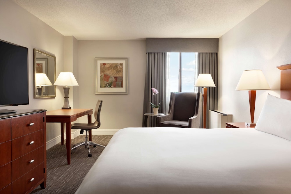 DoubleTree by Hilton Minneapolis Park Place - photo 24