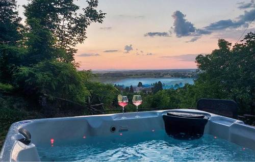 2 Bedroom Amazing Home In Draz — 4-Star Luxury Hotel in Draz, Croatia