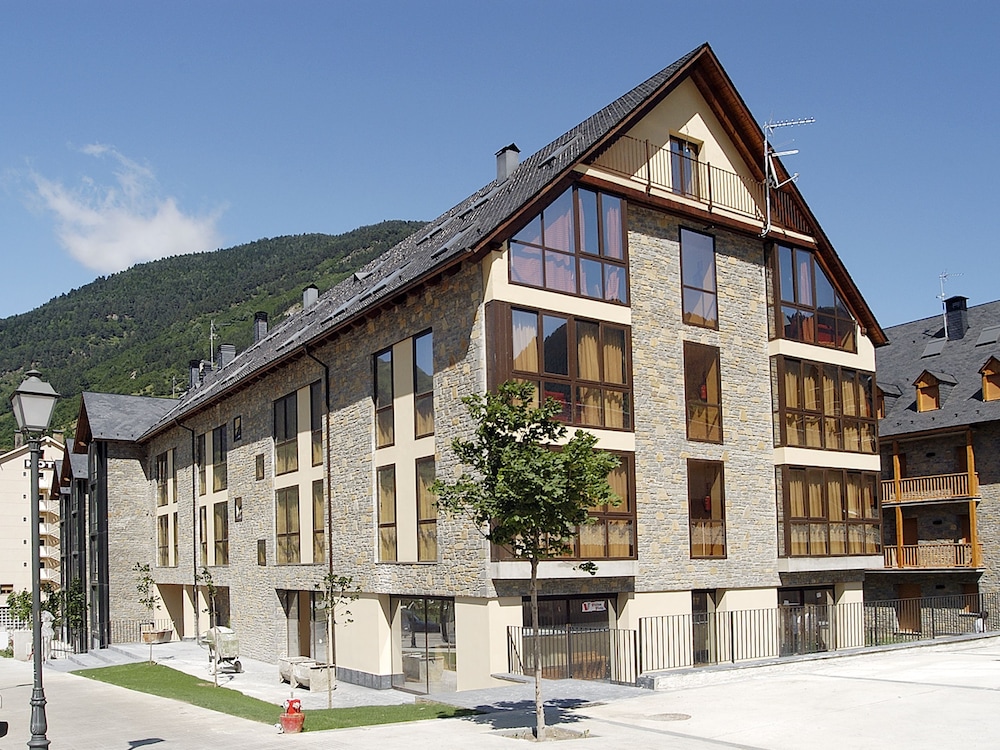 Aparthotel Nou Vielha in Vielha, Spain