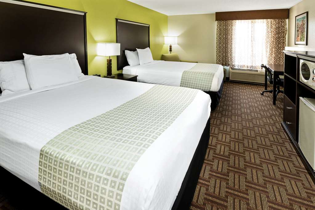 La Quinta Inn & Suites by Wyndham Fruita - photo 19