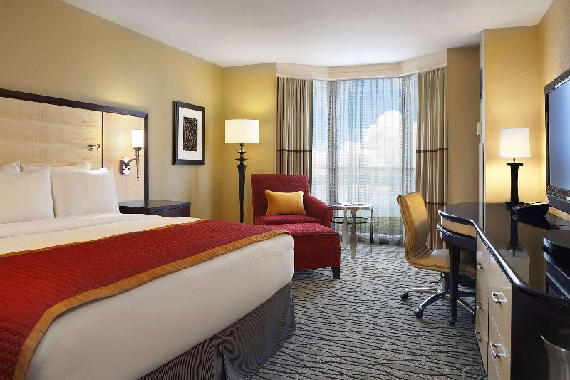 Hilton Rosemont Chicago O'Hare - photo 32