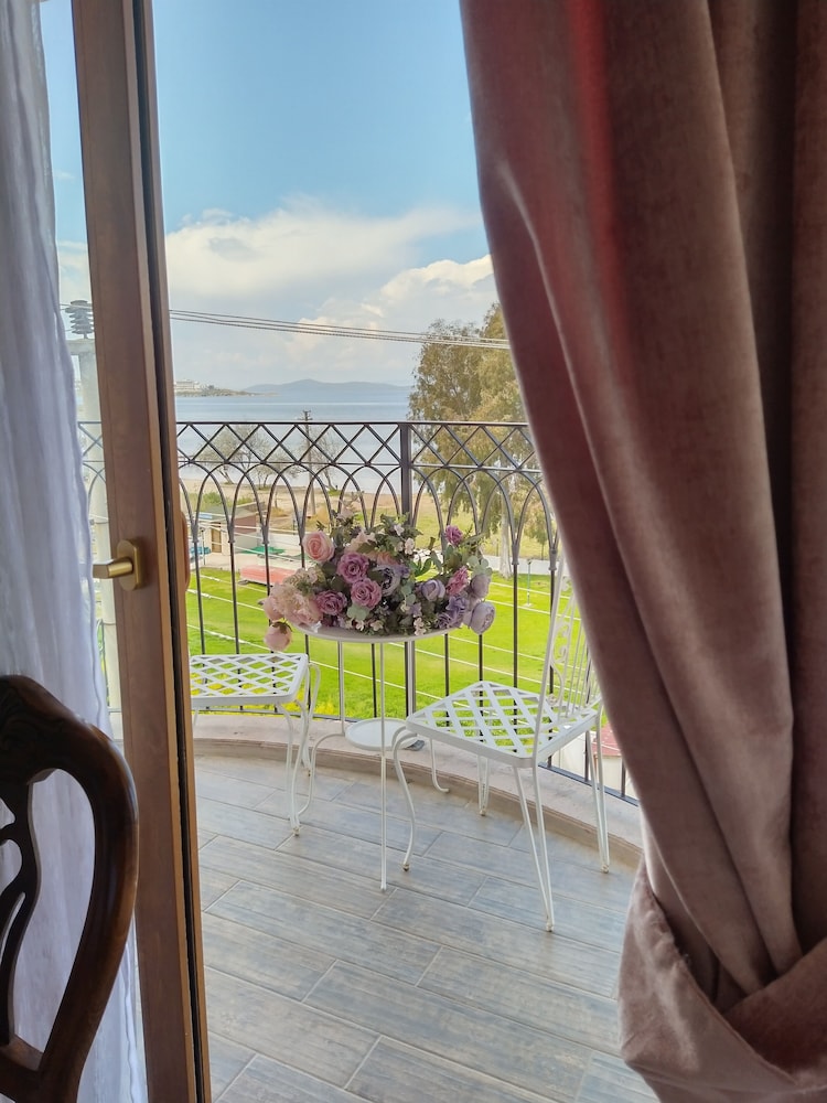 Stone Hill Otel — Ayvalik — photo 5