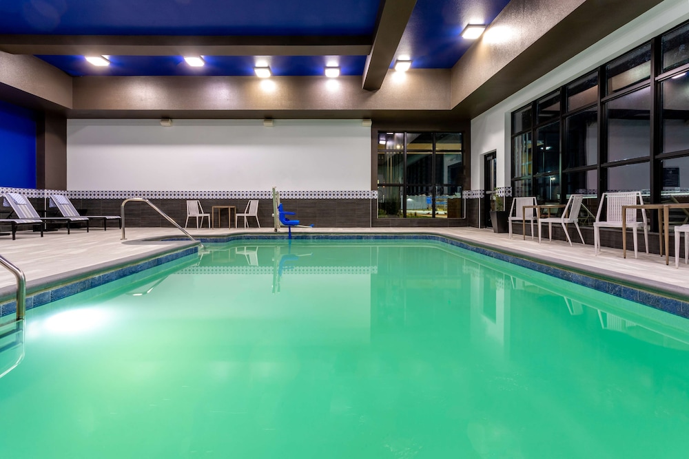 Hilton Garden Inn Hays - photo 18