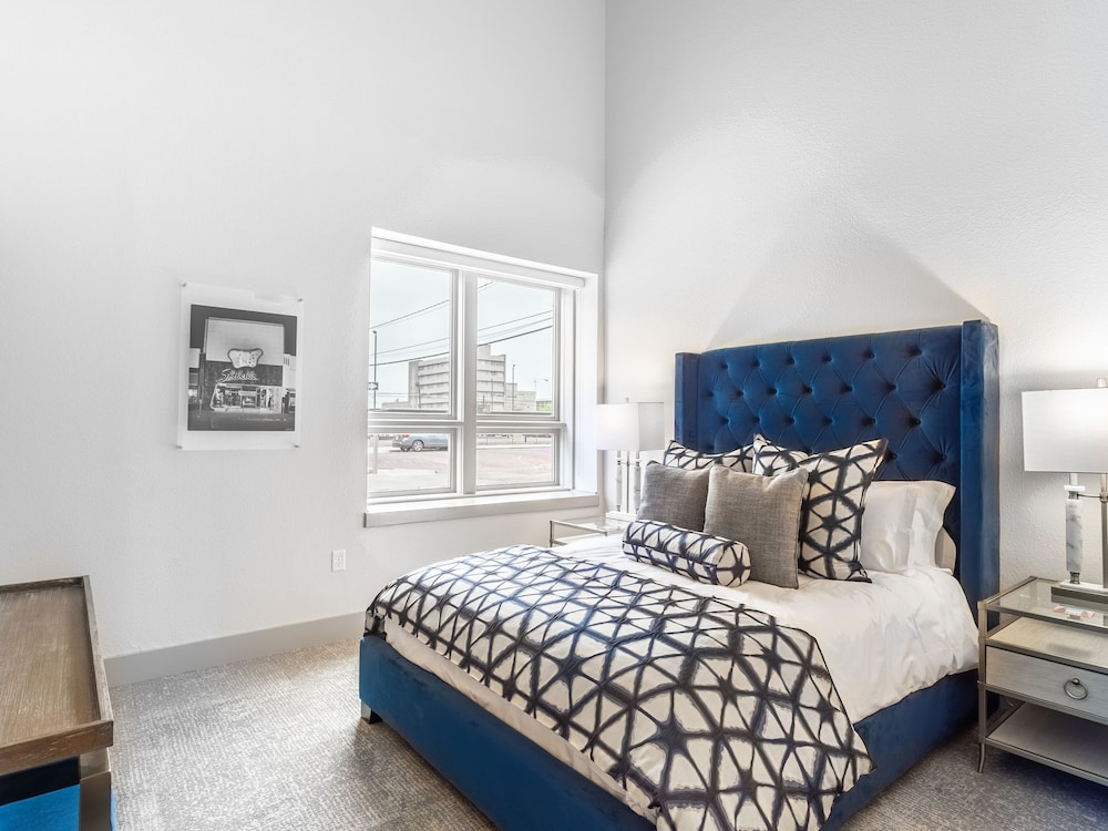 Millsap Suites by Pioneer Pocket Hotel - photo 2