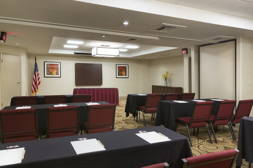 DoubleTree Suites by Hilton Nashville Airport - photo 38