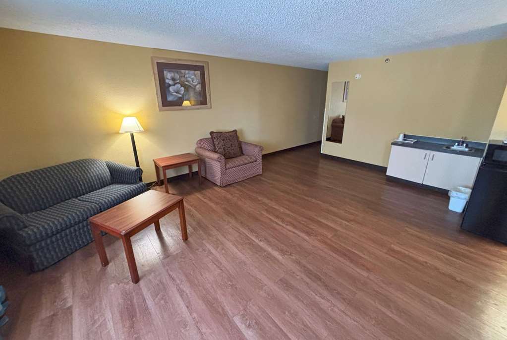 Super 8 by Wyndham O'Fallon - photo 26