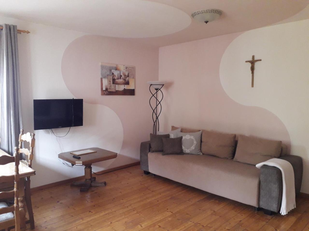 Apartments Angela — 4-Star Luxury Hotel in Wiesau, Germany