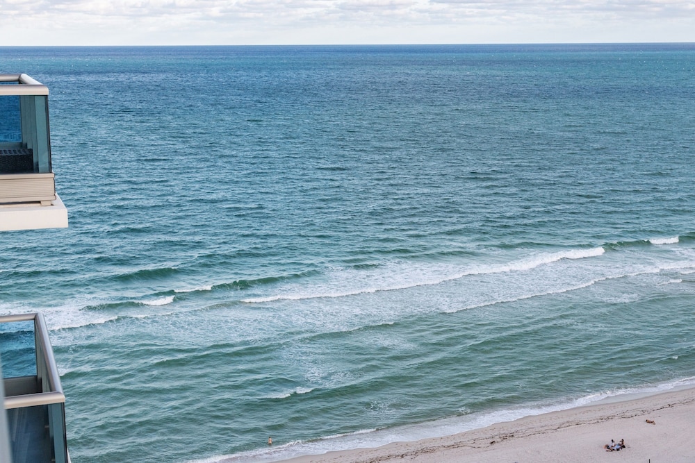 Churchill Suites Monte Carlo Miami Beach - photo 157