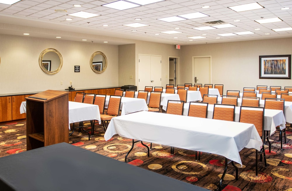 Hampton Inn Gloucester - photo 50