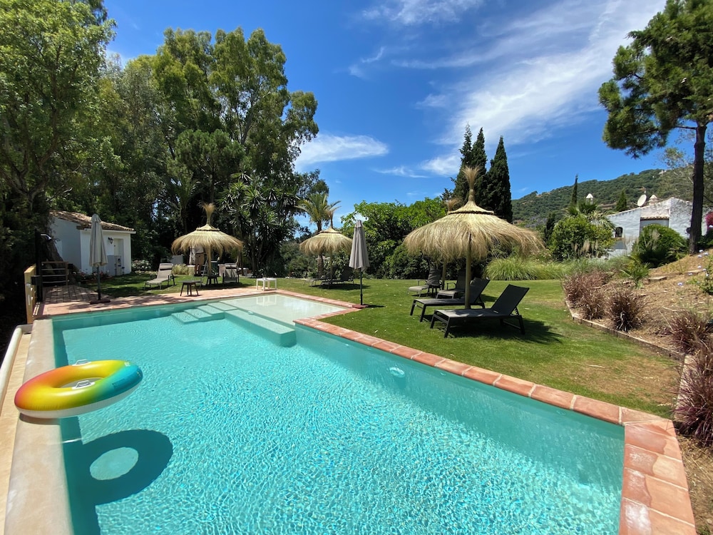 Luxury 7 Bed Villa in Exclusive El Madronal marbella Andalucia — 4-Star Luxury Hotel in Benahavis, Spain