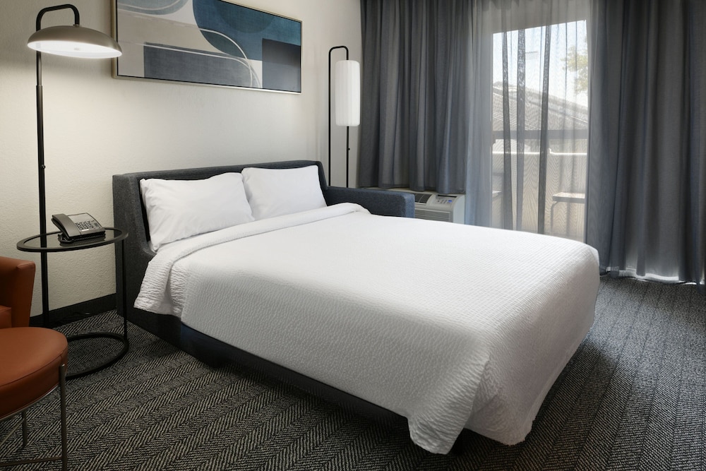 Courtyard by Marriott Dallas Las Colinas - photo 12