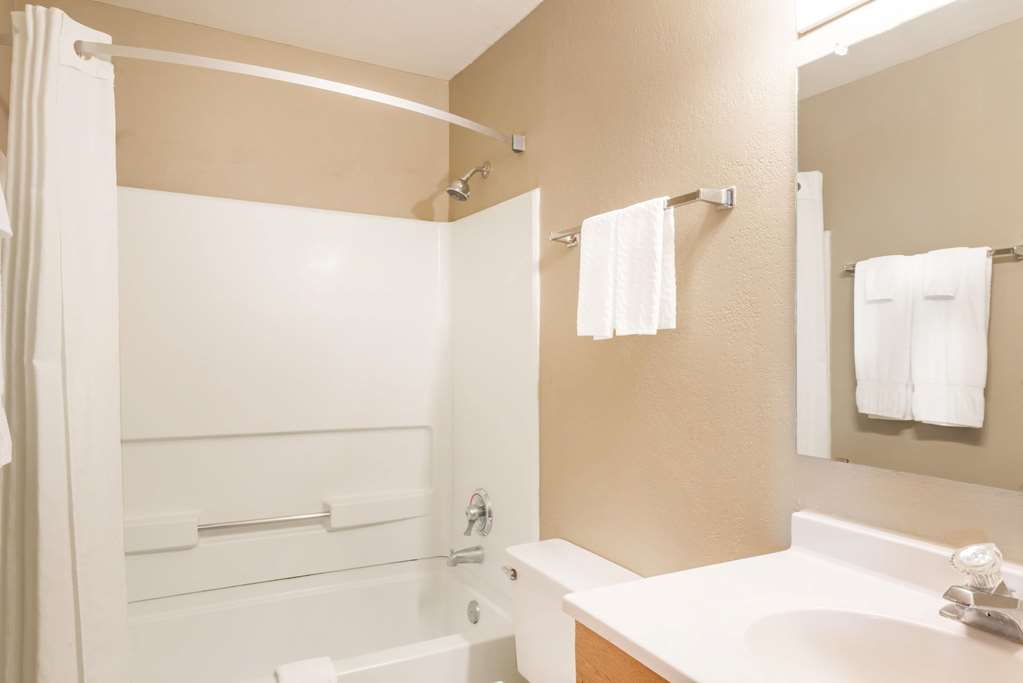 Super 8 by Wyndham Socorro - photo 9