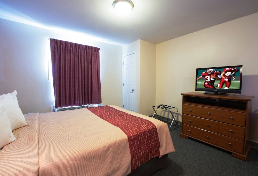 Red Roof Inn & Suites Dickinson - photo 17